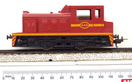 LIMA HO: SAR Red Shunter Locomotive in very good un-boxed operating condition (Italy)