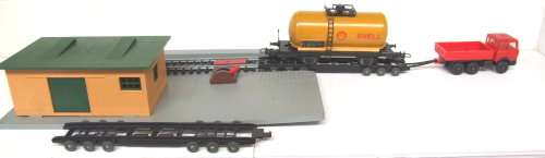 LIMA HO: RARE Rolling Stock Road Transporter with Shell Tanker in Good un-boxed condition(Italy)