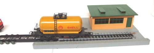 LIMA HO: RARE Rolling Stock Road Transporter with Shell Tanker in Good un-boxed condition(Italy)