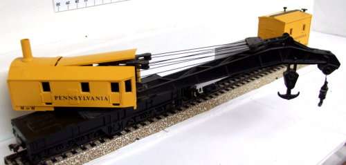 BACHMANN HO: PENNSYLVANIA Crane with Support Car in Very Good Complete, unboxed condition (Germany)