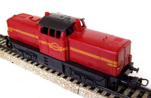 LIMA HO: SAR Red Locomotive in LIKE NEW boxed operating condition (Italy)