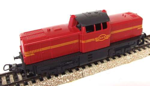LIMA HO: SAR Red Locomotive in LIKE NEW boxed operating condition (Italy)