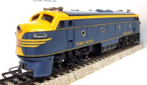 TRI-ANG OO/HO: RARE Vintage Loco in Very Good boxed condition (England)
