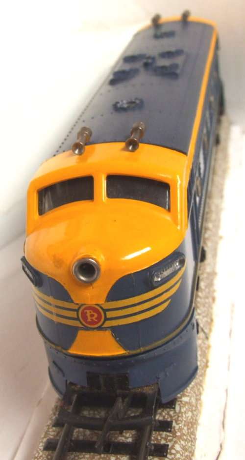 TRI-ANG OO/HO: RARE Vintage Loco in Very Good boxed condition (England)