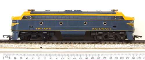 TRI-ANG OO/HO: RARE Vintage Loco in Very Good boxed condition (England)