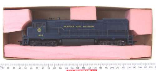ATHEARN HO: Detailed  GE-U28-B N&W Diesel  Locomotive in Fair boxed condition (USA)