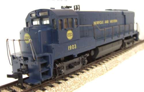ATHEARN HO: Detailed  GE-U28-B N&W Diesel  Locomotive in Fair boxed condition (USA)