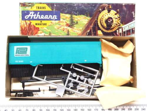 ATHEARN HO: PC 40' Container, Horse +Trailer Truck  in New un-assembled boxed condition (USA)
