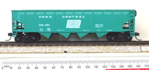 ATHEARN HO: PC American 4Bay Hopper with Metal KD couplers in good used & unboxed conditio