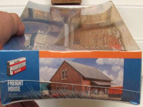 WALTHERS SCENERY HO: Large Unassembled Freight House in NEW Sealed boxed condition (Denmark)