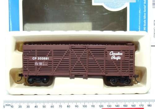 BACHMANN SILVER HO: CP American 40' Stock Car in Like New boxed condition (China)