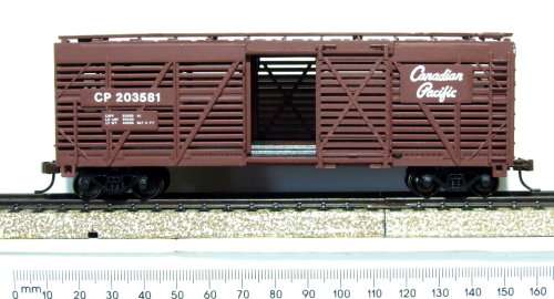 BACHMANN SILVER HO: CP American 40' Stock Car in Like New boxed condition (China)