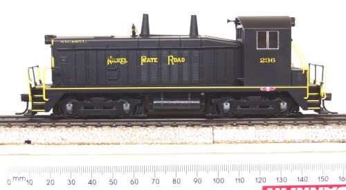 BROADWAY PARAGON2  HO:  EMD Switcher SW7 Loco with DCC Sound Decoder in NEW boxed condition(China)