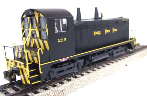 BROADWAY PARAGON2  HO:  EMD Switcher SW7 Loco with DCC Sound Decoder in NEW boxed condition(China)