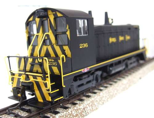 BROADWAY PARAGON2  HO:  EMD Switcher SW7 Loco with DCC Sound Decoder in NEW boxed condition(China)