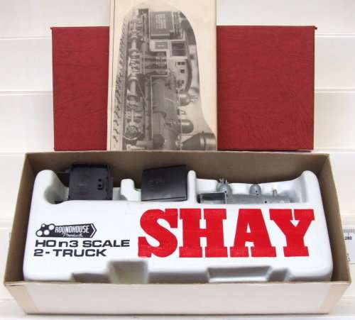ROUNDHOUSE LOCOMOTIVE HO : Undecorated 2 Truck SHAY Kit in New Un-assembled boxed condition(USA)