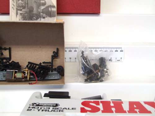 ROUNDHOUSE LOCOMOTIVE HO : Undecorated 2 Truck SHAY Kit in New Un-assembled boxed condition(USA)