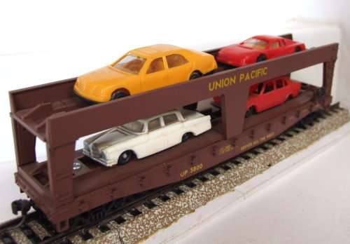 ATHEARN HO: US UP Auto Transporter Car in with 4 Car Load Good Assembled boxed condition(USA)