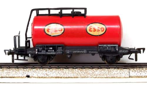 FLEISCHMANN HO: DB Vintage ESSO Gas Tanker in Fair un-boxed condition (GERMANY)