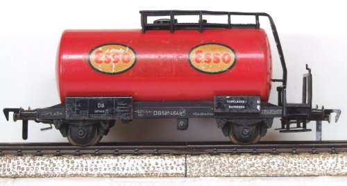 FLEISCHMANN HO: DB Vintage ESSO Gas Tanker in Fair un-boxed condition (GERMANY)