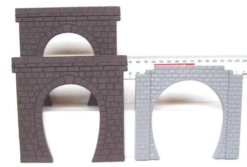 SCENERY HO/OO:3x Tunnel Entrance for your Layout in Good Used Condition.