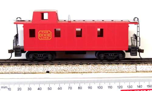 BACHMANN HO: DIXI LINE American Caboose in Good Un-boxed condition(China)