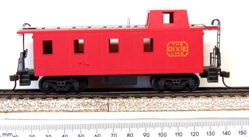 BACHMANN HO: DIXI LINE American Caboose in Good Un-boxed condition(China)