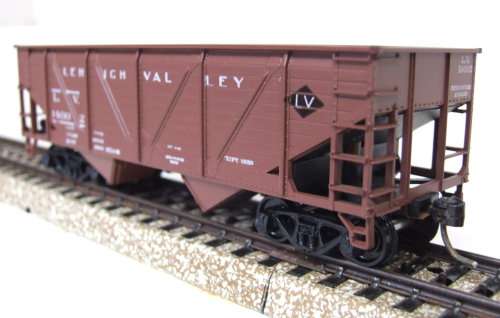 ATHEARN HO: LV American 2Bay Hopper with Real Sprung KD Couplings in good used & unboxed condition