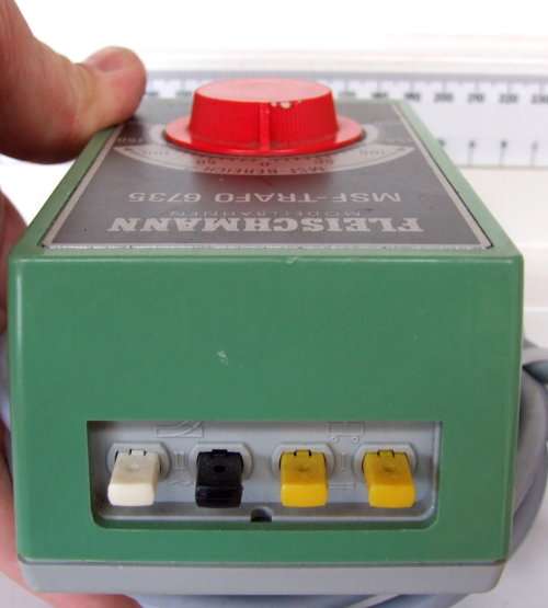 FLEISCHMANN : 14V DC 7.5 VA Power Supply/Controller in Very Good un-boxed condition(Germany)