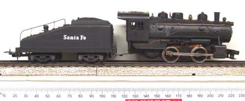 LIMA HO: SANTA FE Locomotive and Tender in Fair un-boxed condition (Italy)