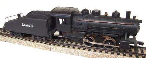 LIMA HO: SANTA FE Locomotive and Tender in Fair un-boxed condition (Italy)