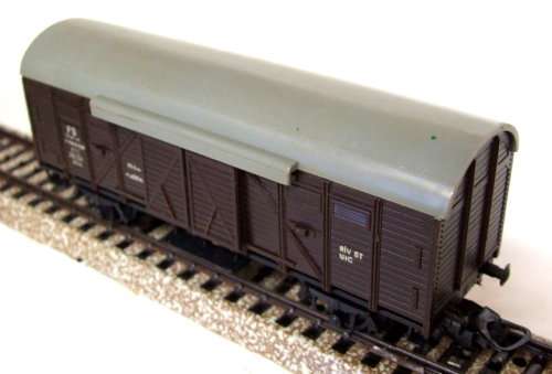 LIMA HO:Vintage FS Freight Car with Sliding Doors in Good Used, un-boxed condition (Italy)