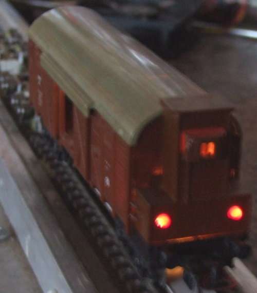 LIMA HO:Vintage SNCF Freight Car, Working Red Taillights  in Good Used, un-boxed condition (Italy)