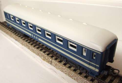 LIMA HO: Standard Junior Blue Train Passenger Coach in Good unboxed condition (Italy)