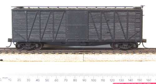 ACCURAIL HO: 40' L&C Box Car with KD couplings in good used & un-boxed condition(China)