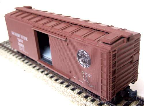 ATHEARN HO:American 40' Southern Pacific Box Car Sold as Scrap