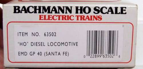 BACHMANN HO: Detailed SF GP-40 EMD Locomotive in NEW boxed condition (China)
