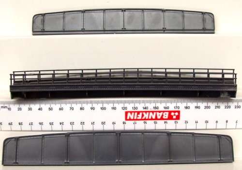 SCENERY HO: Mixed Bridges, Marklin Curved + Pony Plate Girder Sides in fair used, Un-boxed condition