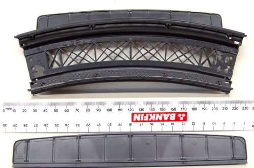 SCENERY HO: Mixed Bridges, Marklin Curved + Pony Plate Girder Sides in fair used, Un-boxed condition
