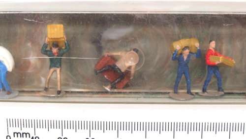 MERTEN SCENERY HO: 6pc Action Station Figures in Good boxed condition(Germany)