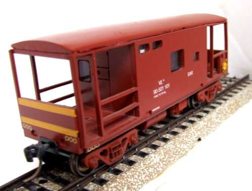 SARM HO: Vintage SAR VL-9 Guards Van in good boxed used condition(RSA)