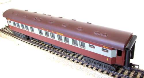 LIMA HO: Vintage SAR "Trans Karoo" 1cl Passenger Coach in Good Un-boxed used condition(RSA)