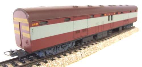 LIMA HO: Vintage SAR "Trans Karoo" Baggage Car in Good Un-boxed used condition(Italy)