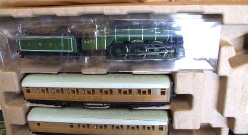 HORNBY OO: Train Set "FLYING SCOTSMAN"  in GOOD boxed condition (China)