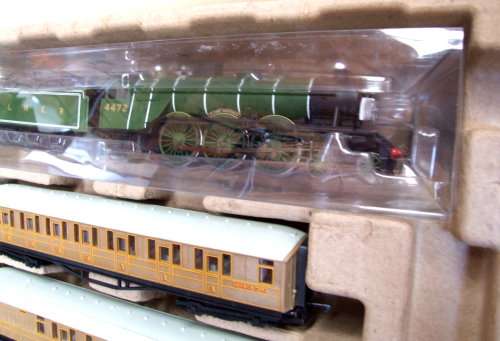 HORNBY OO: Train Set "FLYING SCOTSMAN"  in GOOD boxed condition (China)