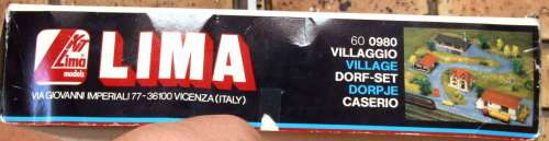 LIMA HO:  Village Scenery Set in GOOD boxed condition (Italy)