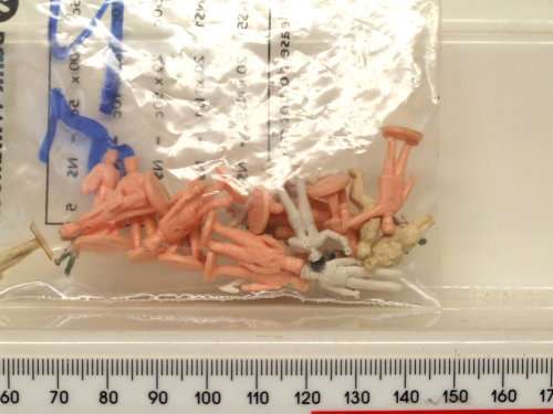 SCENERY HO: 25pc Unpainted Human Figures in Good Un-boxed condition(RSA)