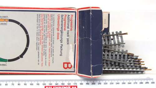 LIMA HO: 12pc Additional Metal Track Pack in Good Used boxed condition.(Italy)