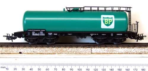 MARKLIN HO: 3-rail AC Plastic BP Oil Tanker in Like New un-boxed condition (Germany)