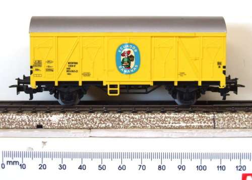 MARKLIN HO: 3-rail AC Plastic Fruit Wagon in Like New un-boxed condition (Germany)